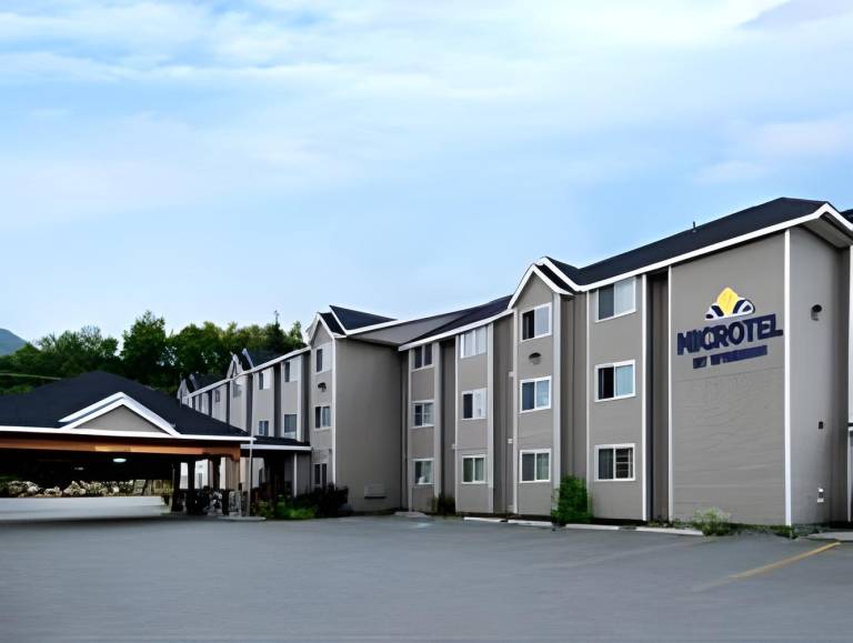 Microtel Inn & Suites by Wyndham Eagle River Anchorage Are