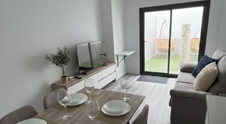 Holiday apartment with patio in Alcala de Henares
