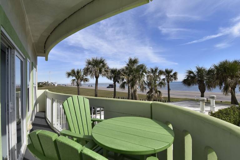 Condo Tiki Island