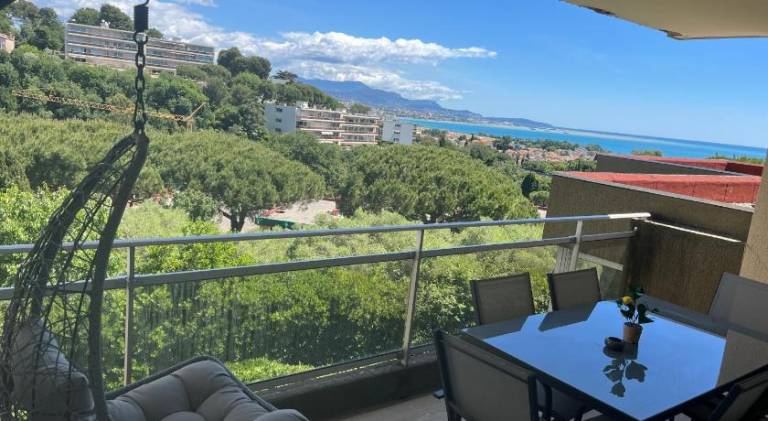 Fully equipped rental apartment with terrace & private pool | Dogs allowed in Biot