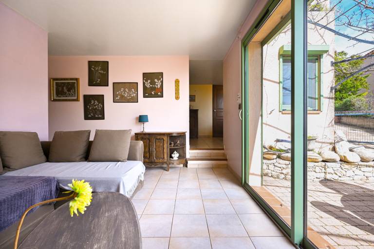 Holiday Home 'Les Cigales' with Private Terrace, Wi-Fi and Air Conditioning — photo 2