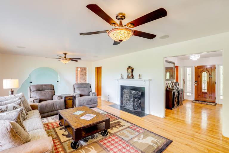Inviting Waynesville Home Near Main St Shops — photo 5