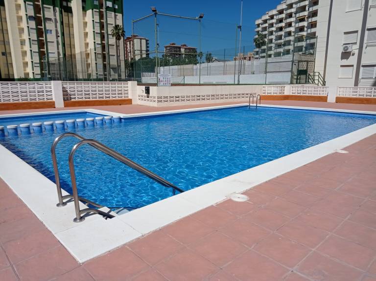 Child-friendly apartment with garden, pool & patio | Beach view | Close to the beach | Pets are welcome in Gandia