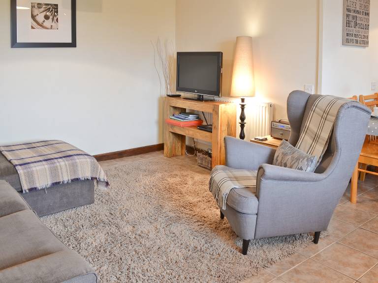 Family-friendly lovely cottage with garden | River view | Pet-friendly — photo 2