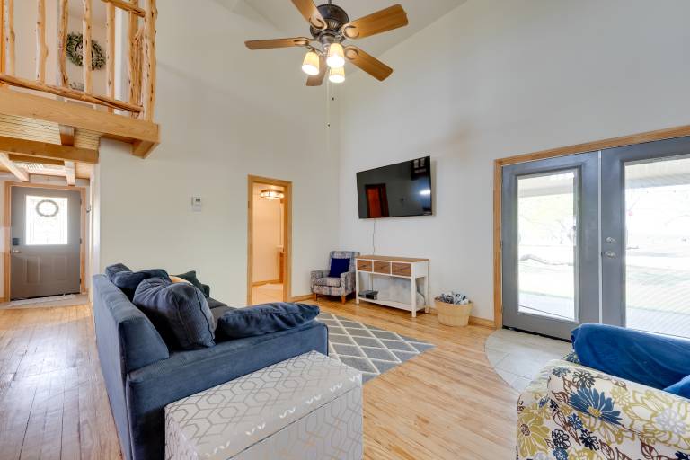 Pet-Friendly Cabin on 3 Acres: 7 Mi to Uvalde! — photo 5