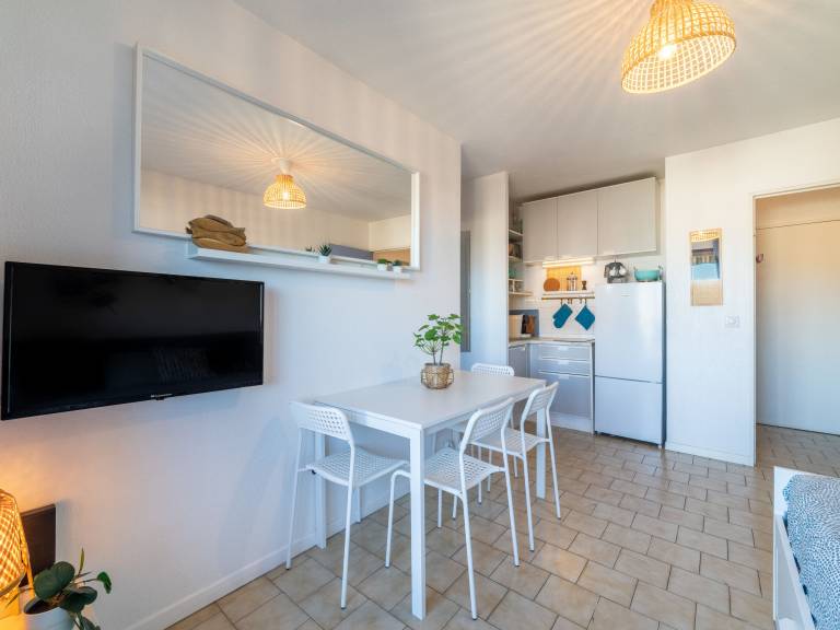 Holiday apartment with terrace — photo 4