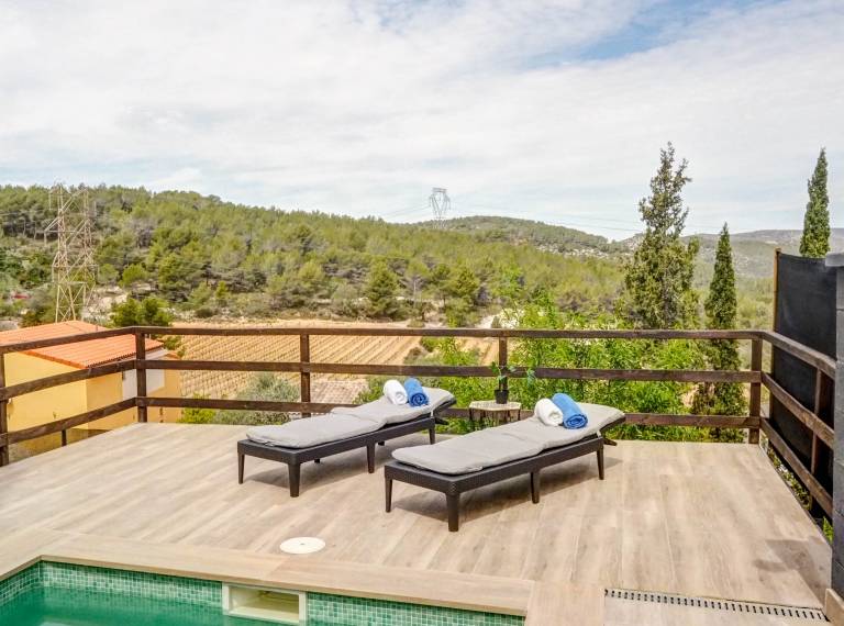 Villa with patio, yard & private pool | Mountain view — photo 5