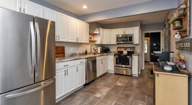 Pleasant vacation home with jacuzzi | Pet-friendly — photo 2