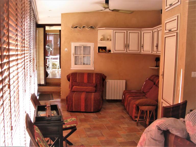 Fully equipped charming villa with private pool, garden & barbeque | Panoramic view | Pets allowed — photo 5