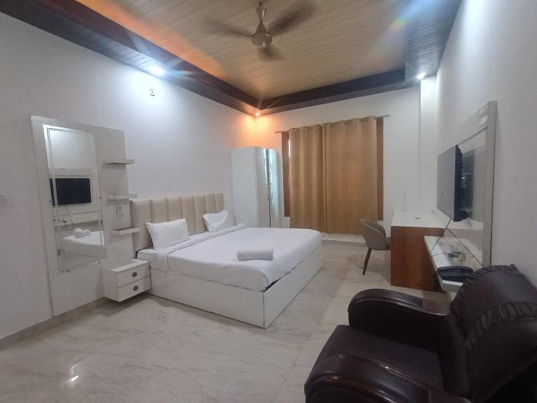 Shivaya International Inn LLP — photo 4