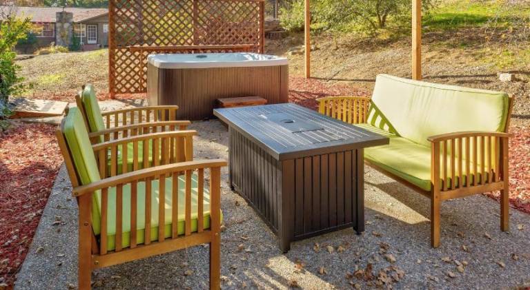 House with jacuzzi — photo 5