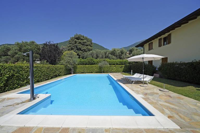 Rental apartment with pool, garden & BBQ — photo 3