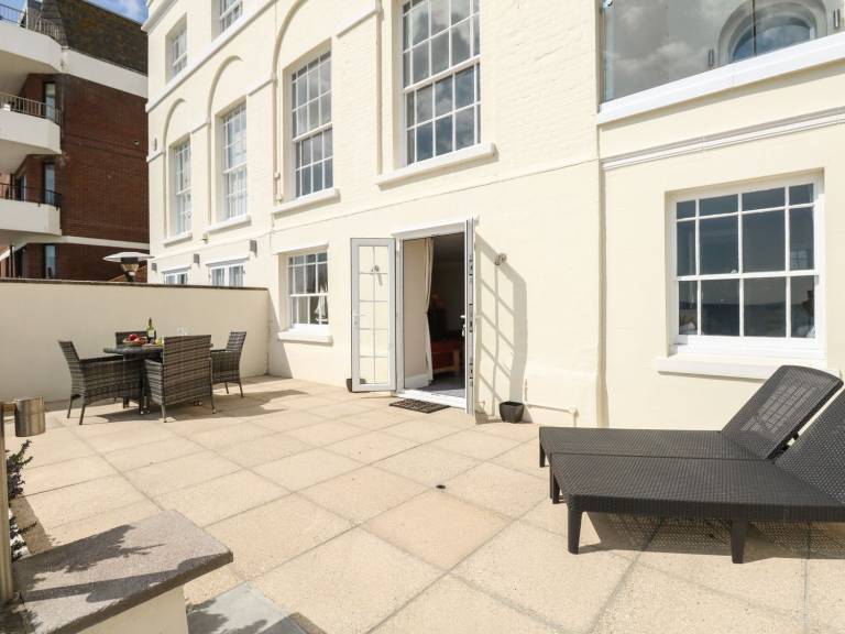 Cottage with garden | Beach view — photo 2