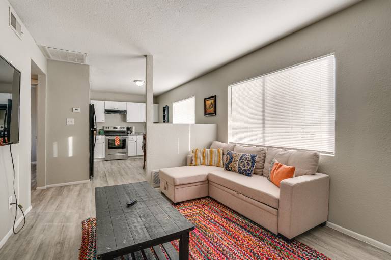 2 Mi to Dtwn & Chase Field Condo w City View