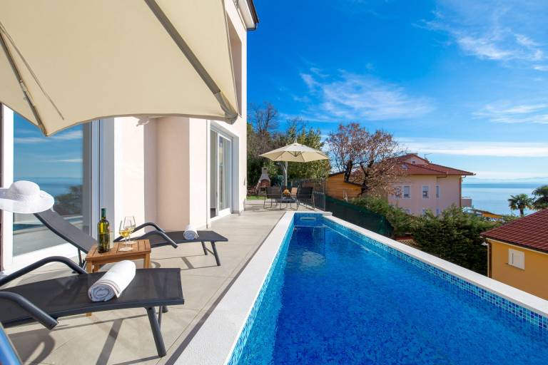 Villa with terrace, jacuzzi & private pool | Pool view — photo 3