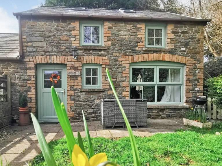 Cottage  Llannon