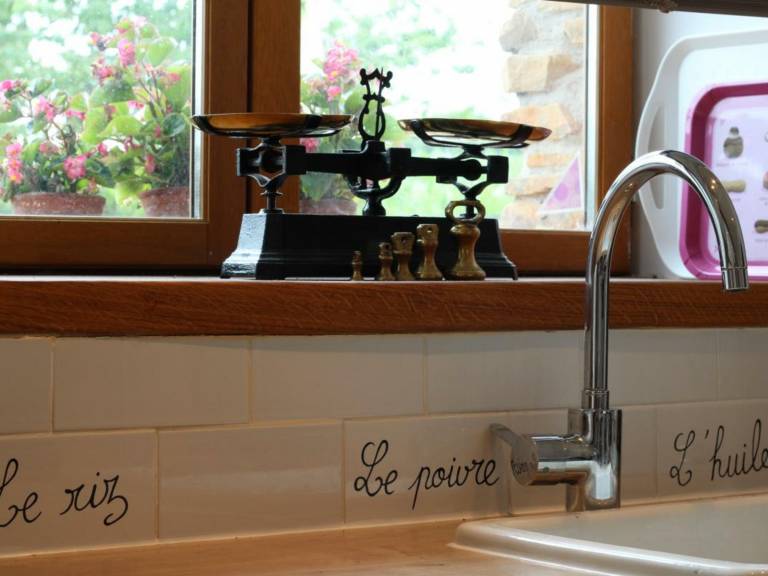 Cottage with yard, jacuzzi & barbecue — photo 5