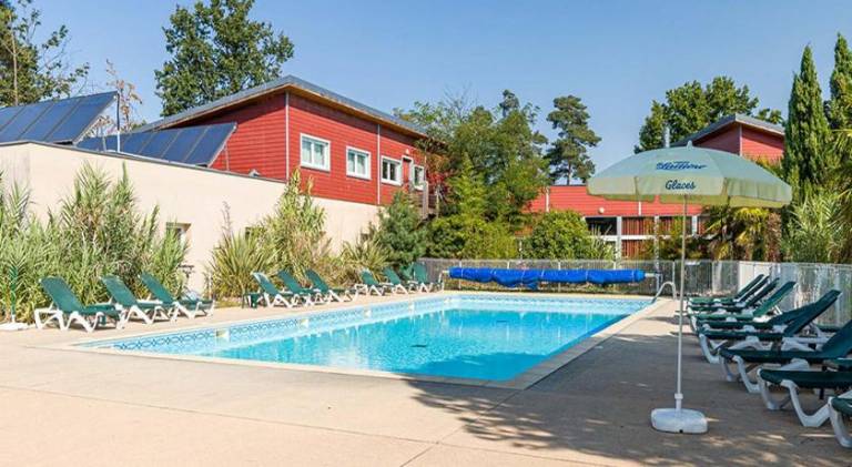 Apartment with pool | Pets are welcome — photo 3