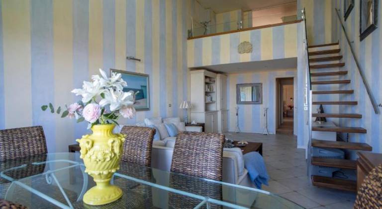 Rental apartment with terrace — photo 2