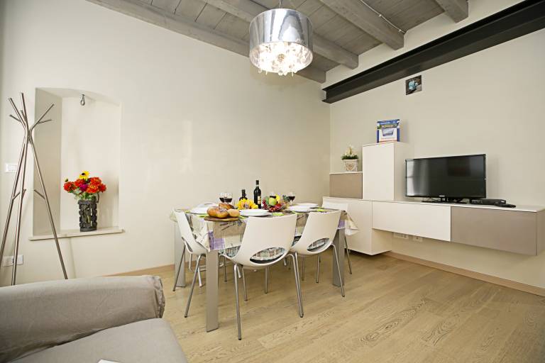 Rental apartment with 2 rooms for 6 persons — photo 2