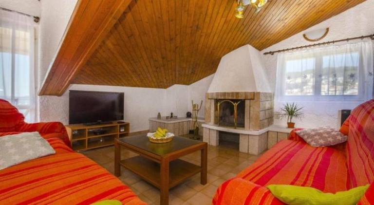 Apartment with 3 rooms for 5 persons — photo 2