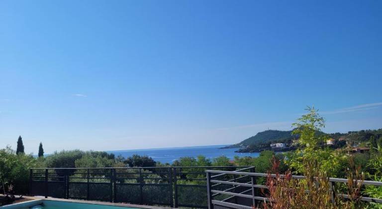 Beautiful villa with pool | Beach nearby | Pet-friendly in Saint-Raphaël