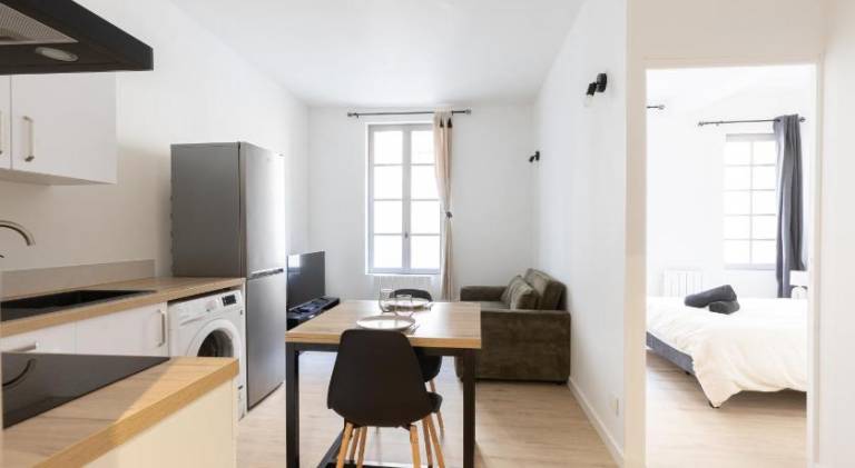 Beautiful rental apartment | Next to Popes' Palace | Suitable for remote work | Dogs allowed — photo 3