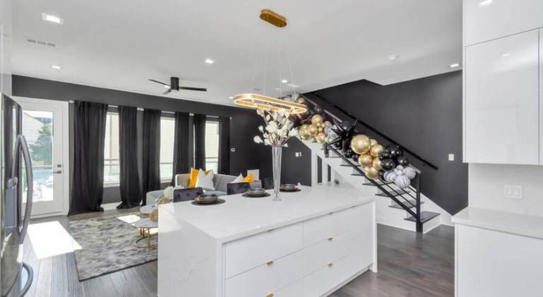 Fully equipped house with jacuzzi & patio | Suitable for remote work | Pets allowed — photo 3