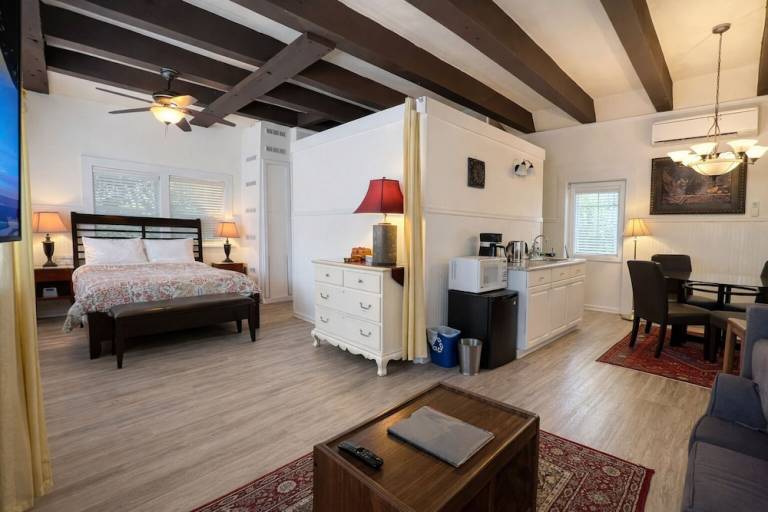 Bed & Breakfast  Capitol Hill