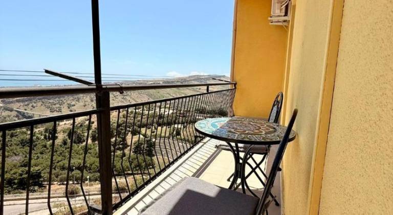 Apartment with 2 rooms for 6 persons — photo 3
