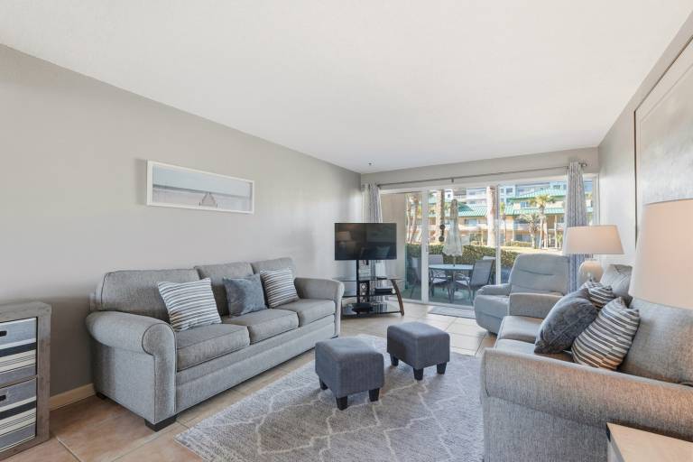 112A - 1BR/1 Bath at Seaspray Condos on Okaloosa Island, Fort Walton Beach, Fl — photo 2