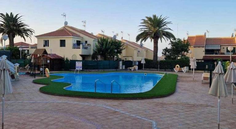 Holiday apartment with pool in San Bartolomé de Tirajana