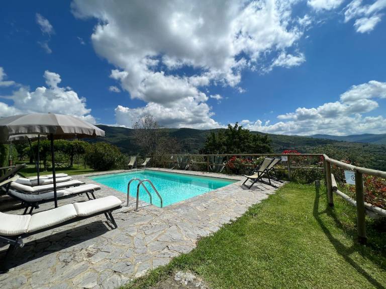 Child-friendly lovely villa with barbecue, garden & private pool | Panoramic view | Pets are welcome in Cortona