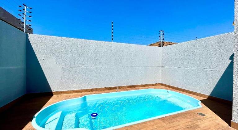 House with pool — photo 5