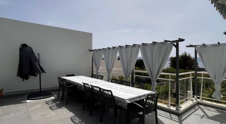 Villa with pool — photo 5