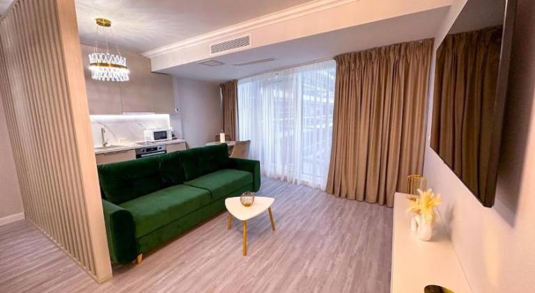Apartment with pool — photo 5