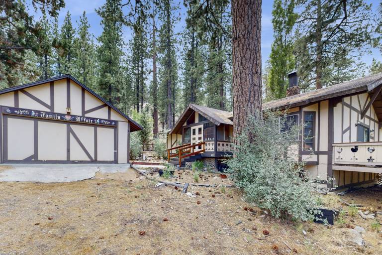 Charming Cottage in Big Bear: 9 Mi to Bear Mtn — photo 3