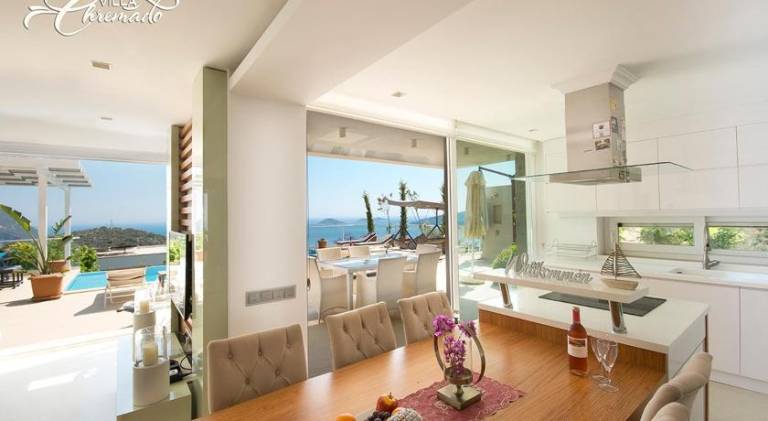Lovely villa with patio, garden & private pool | Pet-friendly — photo 5