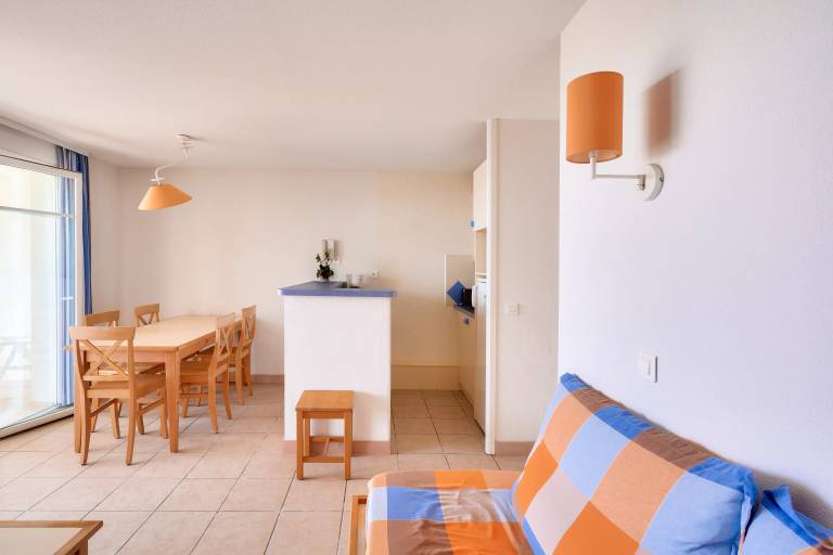 Rental apartment with pool in Audierne