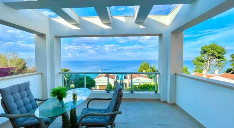 Vacation home with terrace | Close to the beach | Pet-friendly — photo 3