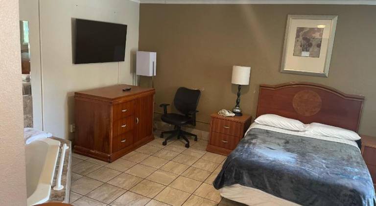 Budgetel Inn and Suites - Louisville — photo 3