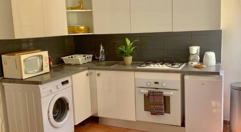 Rental apartment with patio & grill — photo 5