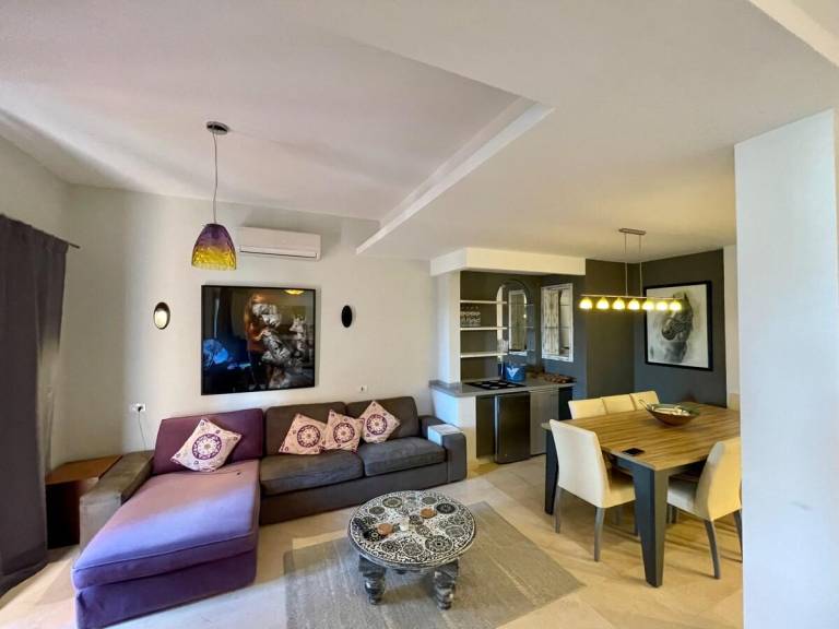 Cheerful 2 bedroom Y97 Duplex with shared pool in Hurghada