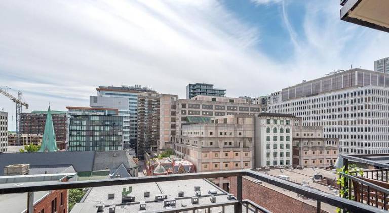 Outstanding 1BR in Heart of Downtown Montreal — photo 4