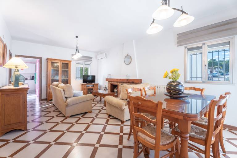 Nice vacation home with private pool, fast internet & barbeque | Good for workation | Pets are welcome — photo 4