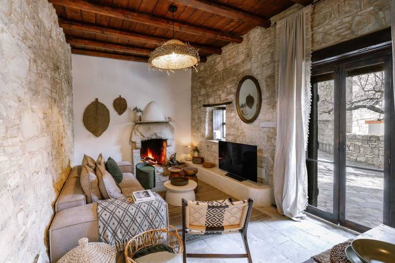 Cabin Pano Panagia