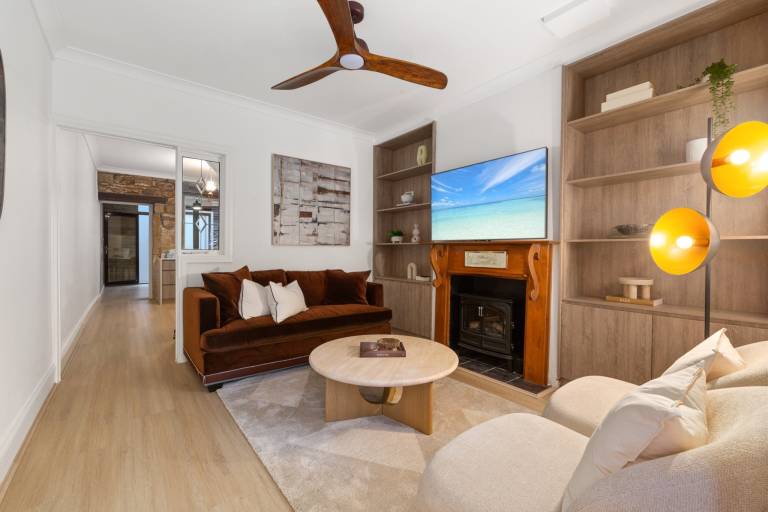 Rental apartment with terrace | Near Chinese Garden of Friendship | Perfect for remote work