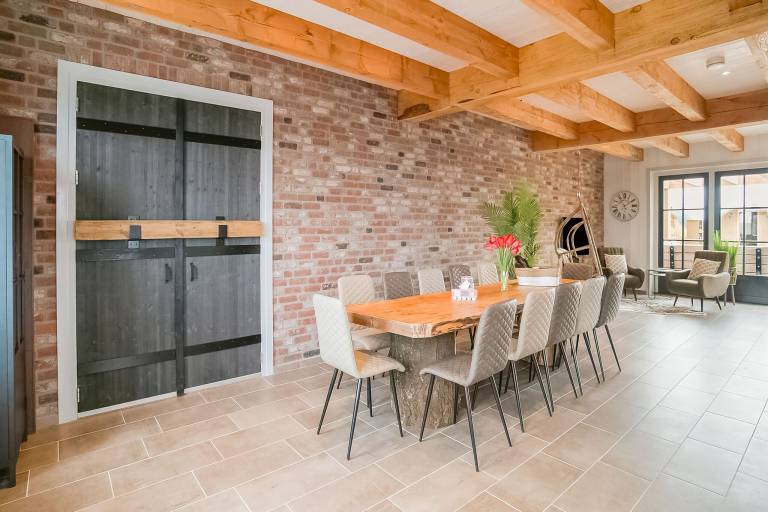 Family-friendly vacation home with yard, BBQ & sauna | Pets allowed — photo 3