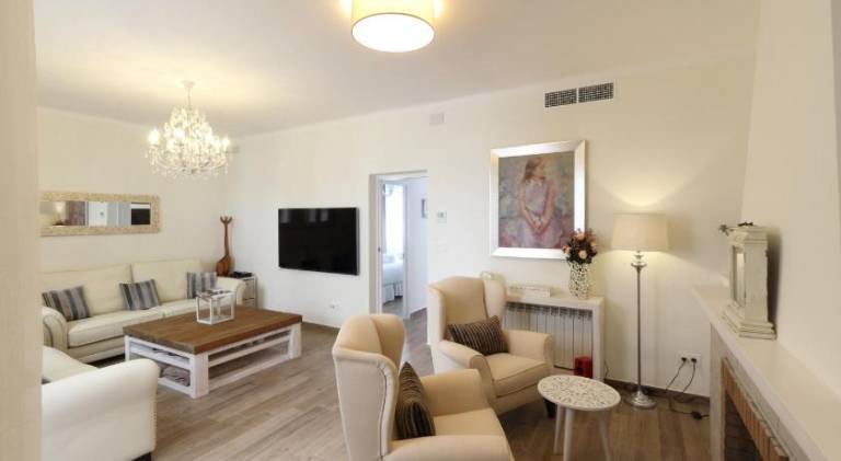 Sitges Centre Mediterranean House- 5 Bedroom, 4 Bathroom, Terrace Courtyard, Private Rooptop Pool — photo 2