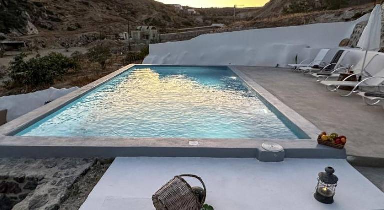 Serviced apartment with pool — photo 2